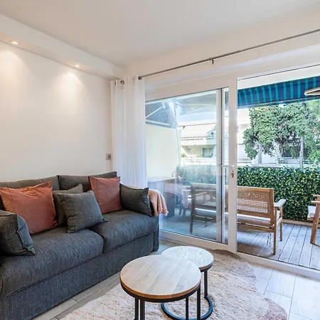 Renovated With Parking & Terrace - Palm Apartment Cannes
