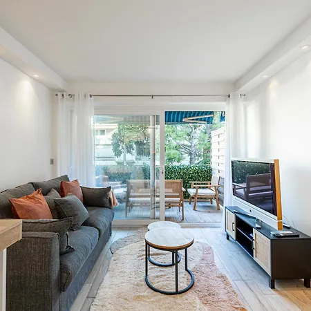 Renovated With Parking & Terrace - Palm * Κάννες
