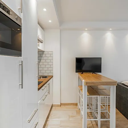 Renovated With Parking & Terrace - Palm * Cannes