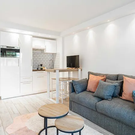 Renovated With Parking & Terrace - Palm Appartement